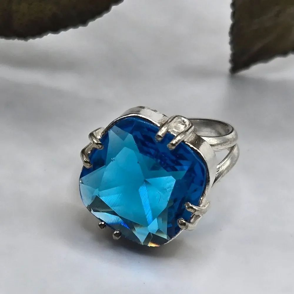 "5/$40" Silvertone Blue Glass Cocktail Ring Sz 7